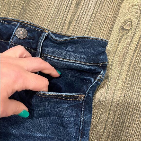 American Eagle Hi-Rise Mini Skirt Whisker Raw Hem Denim Stretch Blue Size 4 - Picture 2 of 8